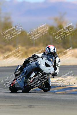 media/Mar-12-2022-SoCal Trackdays (Sat) [[152081554b]]/Turn 2 (1145am)/